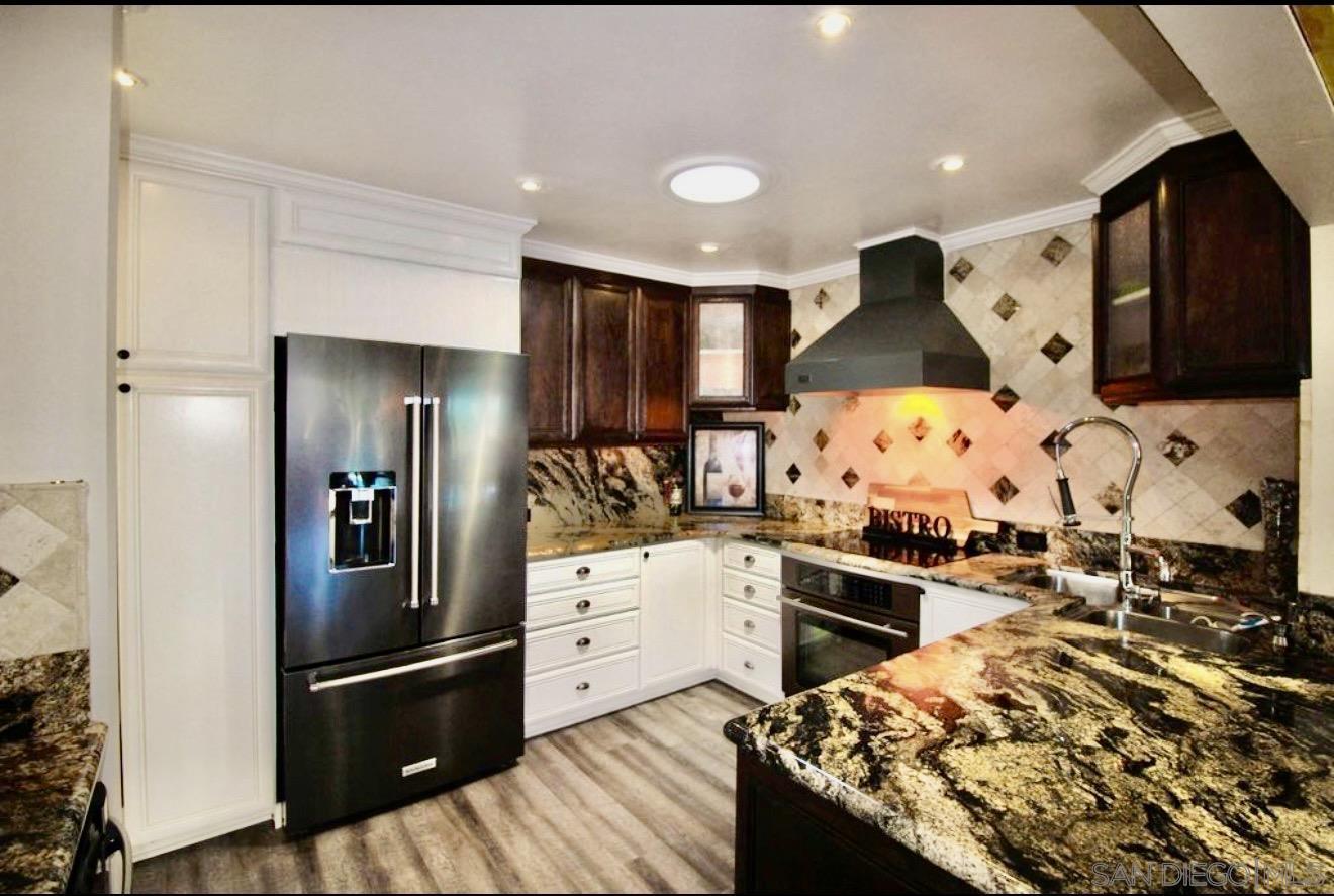 Detail Gallery Image 5 of 24 For 10  Antigua Ct., Coronado,  CA 92118 - 2 Beds | 2 Baths