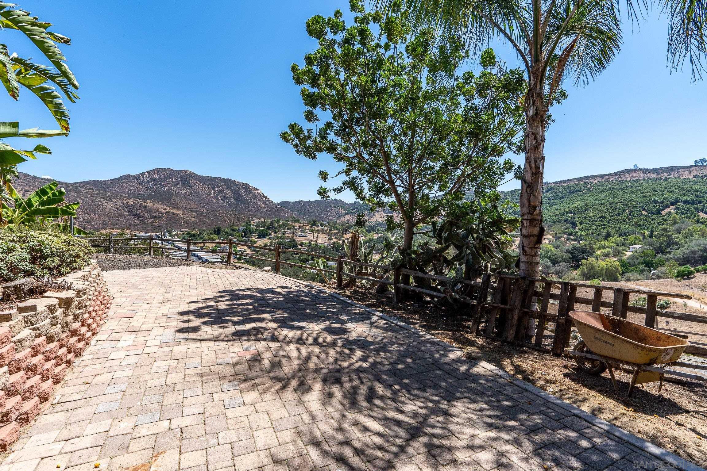 Detail Gallery Image 39 of 65 For 9111  Sierra Alta Way, El Cajon,  CA 92021 - 4 Beds | 3 Baths