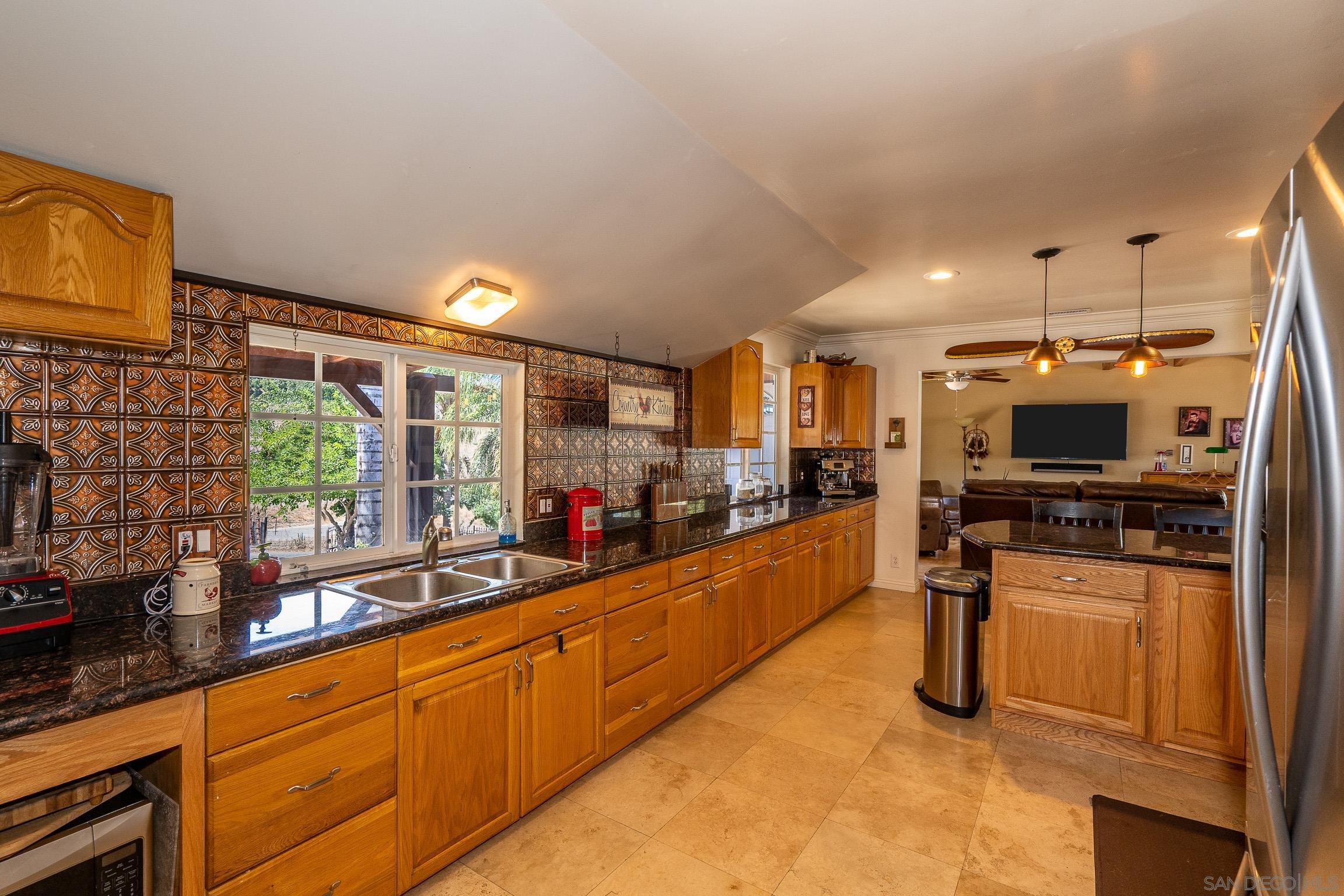 Detail Gallery Image 8 of 65 For 9111  Sierra Alta Way, El Cajon,  CA 92021 - 4 Beds | 3 Baths