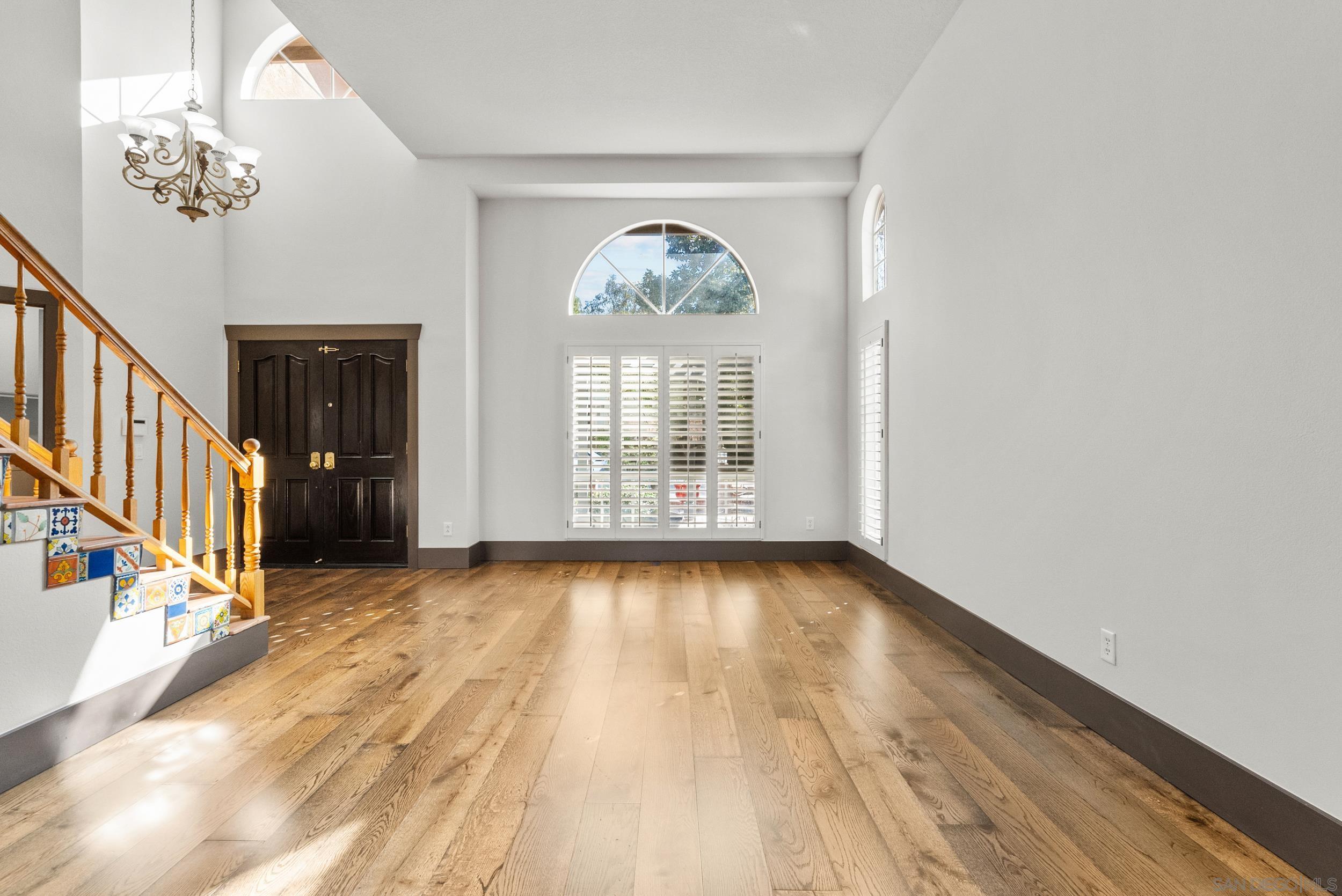 Detail Gallery Image 14 of 59 For 28885  Shadow Valley Ln, Santa Clarita,  CA 91390 - 4 Beds | 3 Baths