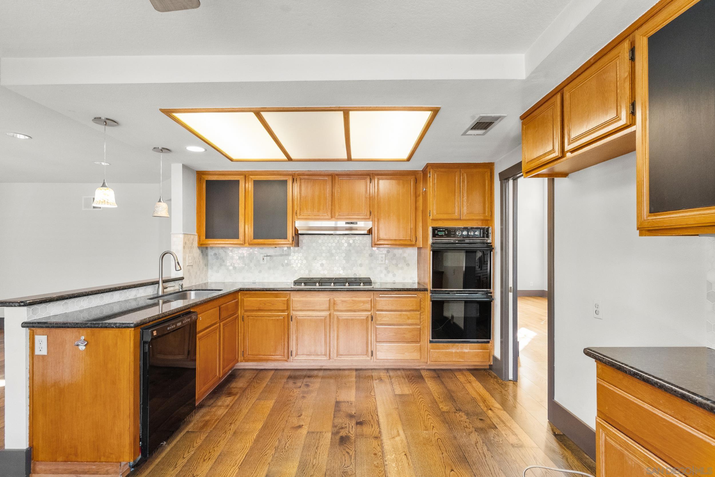 Detail Gallery Image 22 of 59 For 28885  Shadow Valley Ln, Santa Clarita,  CA 91390 - 4 Beds | 3 Baths