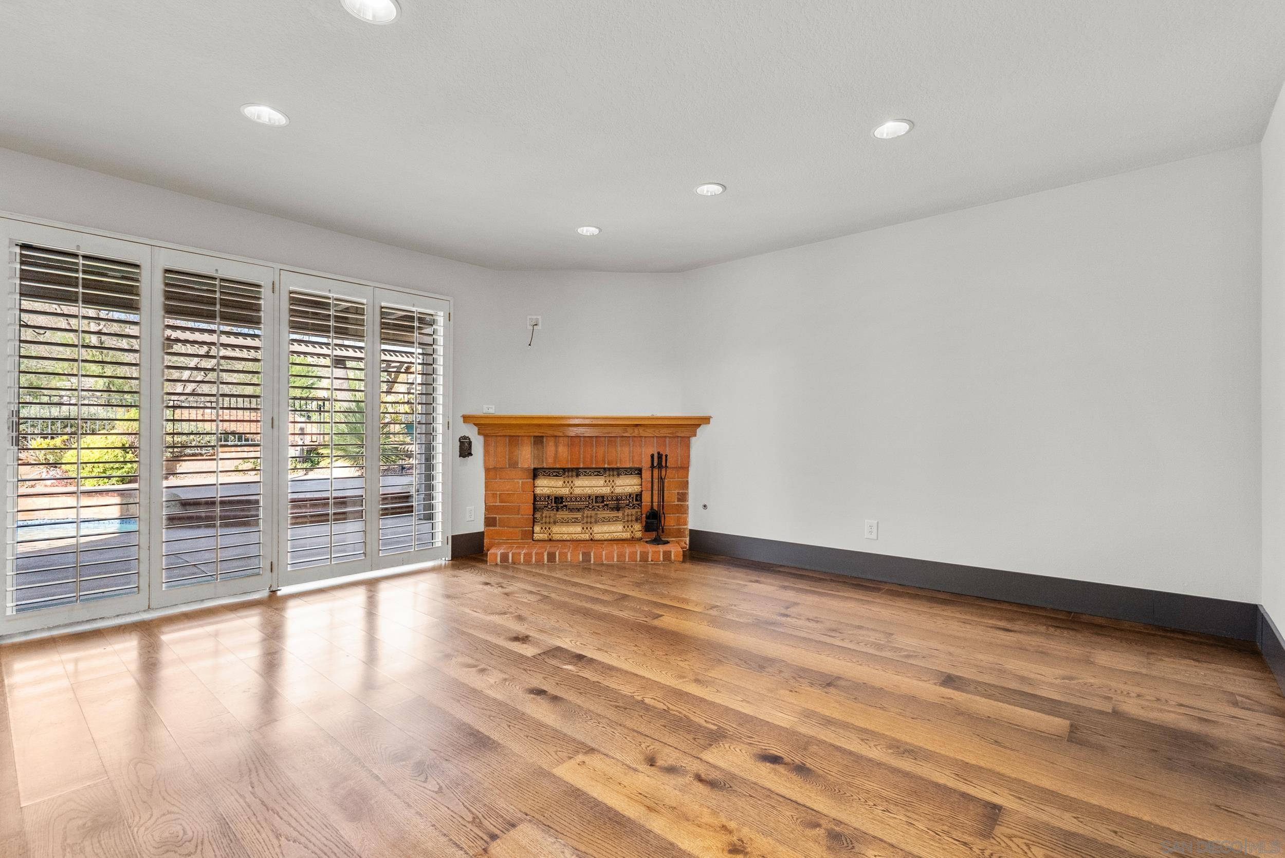 Detail Gallery Image 26 of 59 For 28885  Shadow Valley Ln, Santa Clarita,  CA 91390 - 4 Beds | 3 Baths