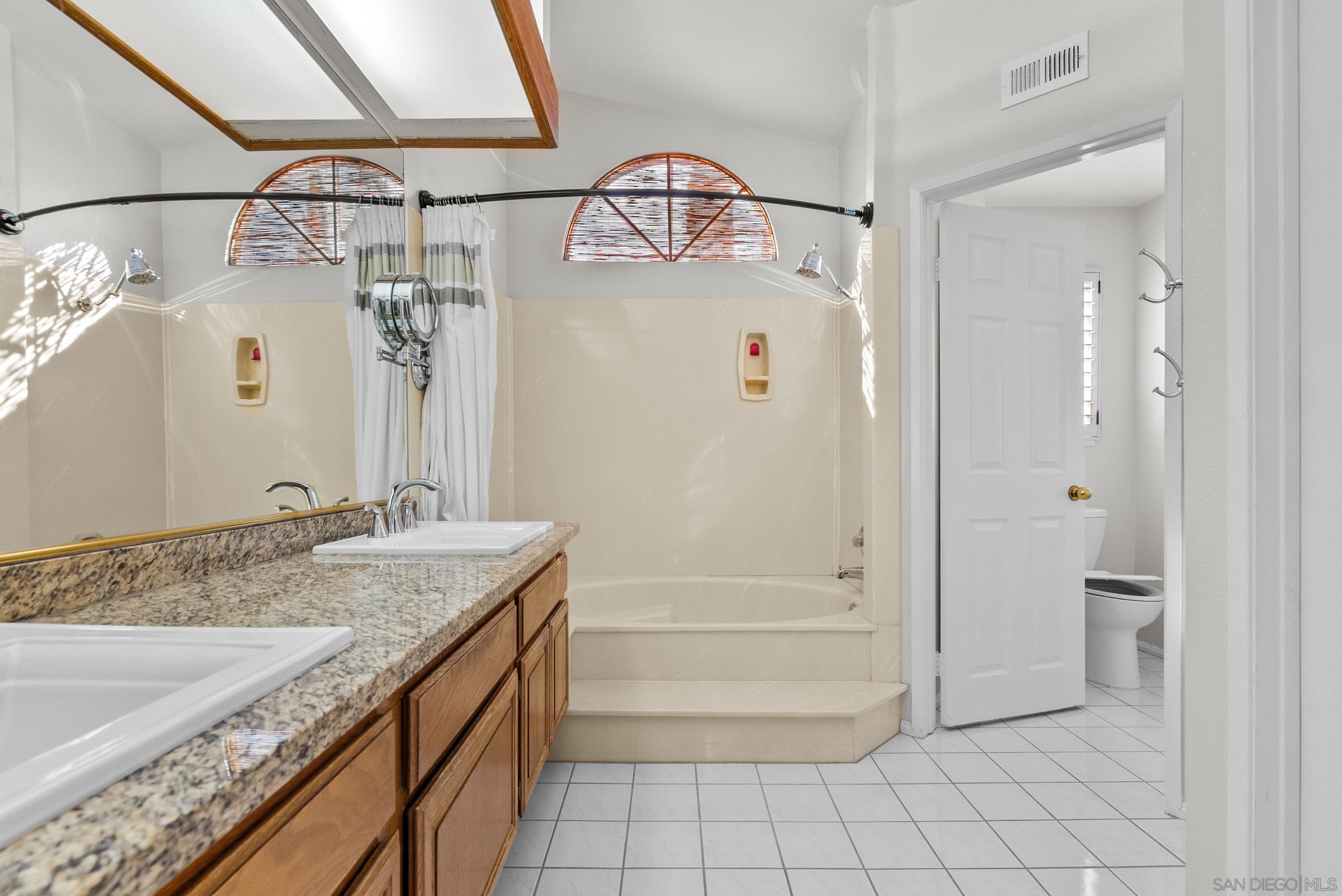 Detail Gallery Image 47 of 59 For 28885  Shadow Valley Ln, Santa Clarita,  CA 91390 - 4 Beds | 3 Baths