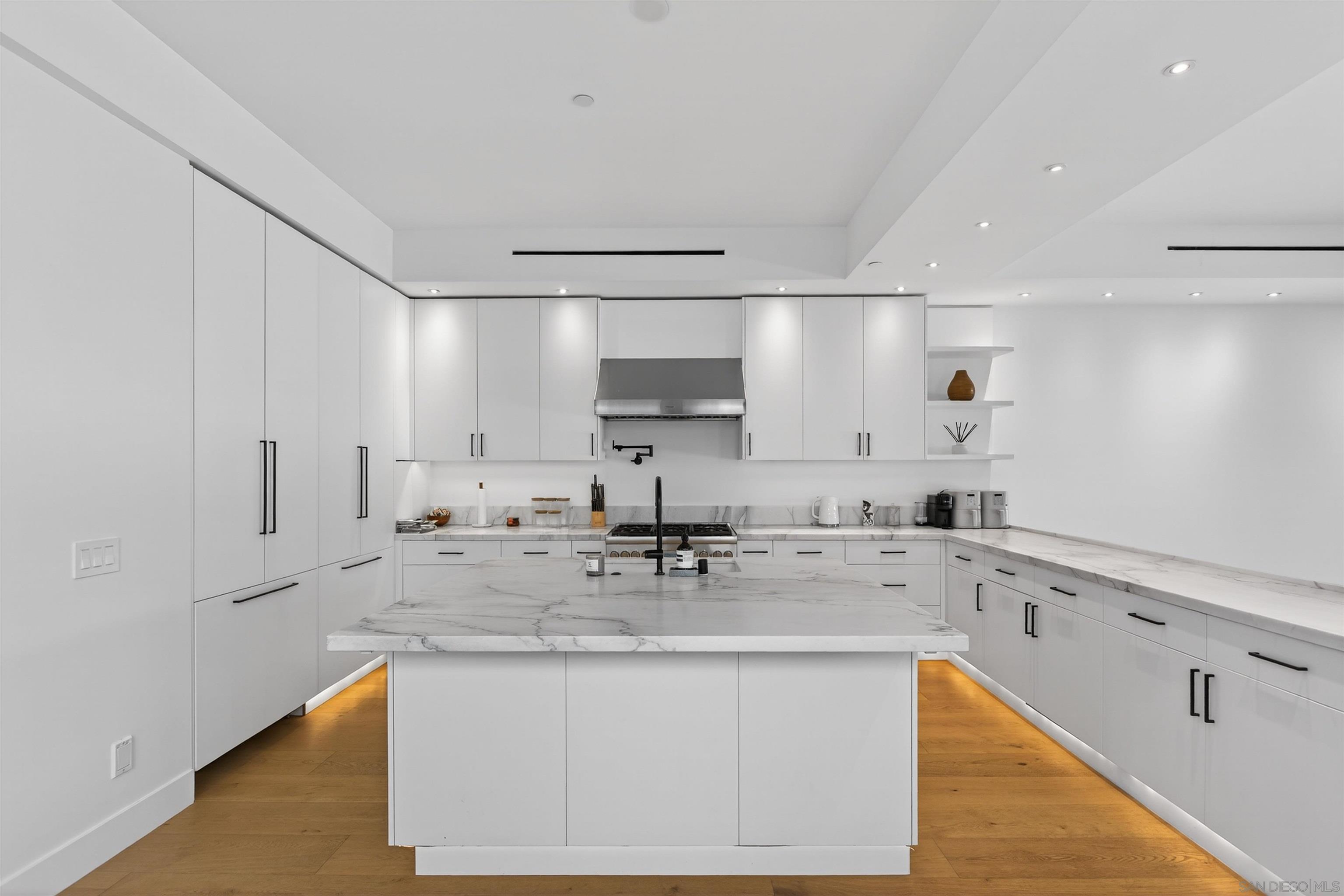 Detail Gallery Image 6 of 19 For 746  Bonair St, La Jolla,  CA 92037 - 3 Beds | 2/1 Baths