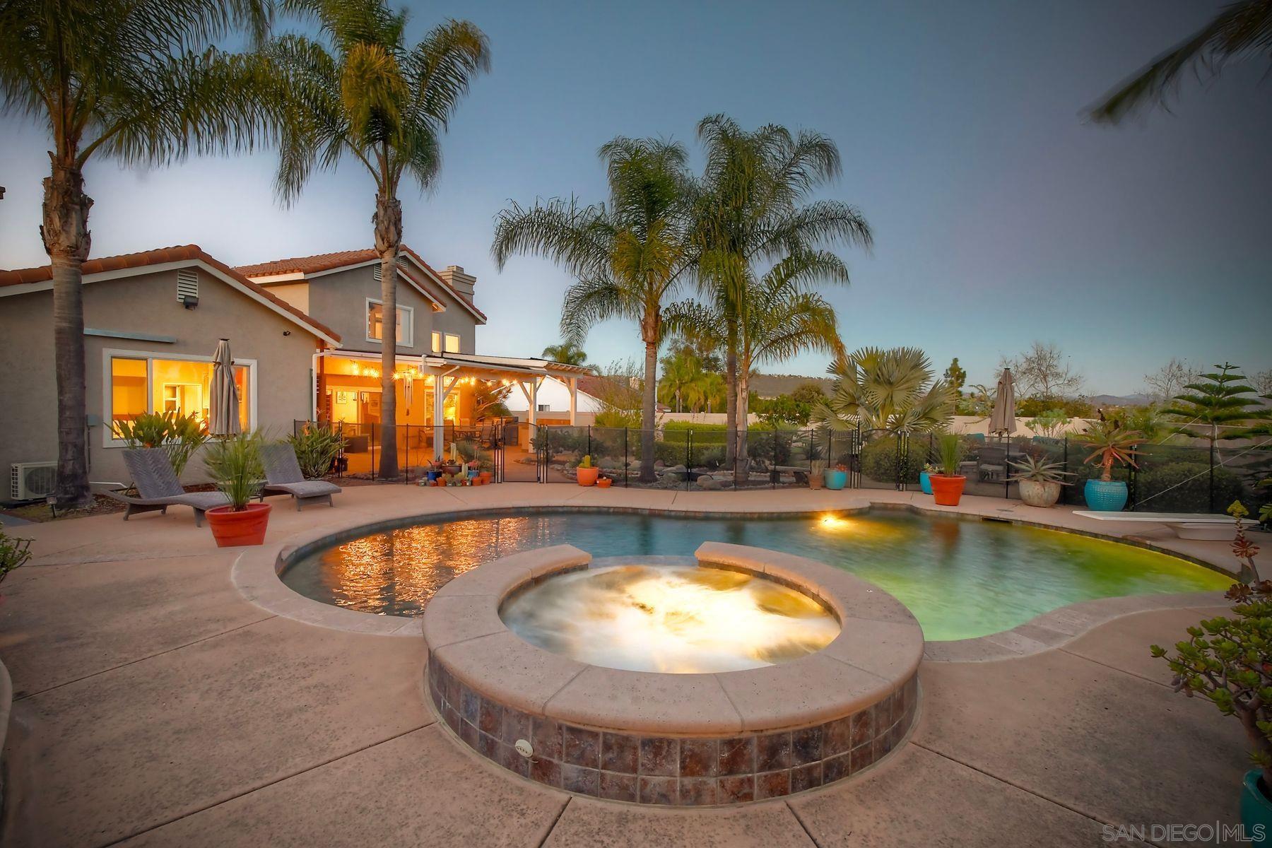 Detail Gallery Image 2 of 69 For 825  Bel Esprit Circle, San Marcos,  CA 92069 - 5 Beds | 3 Baths