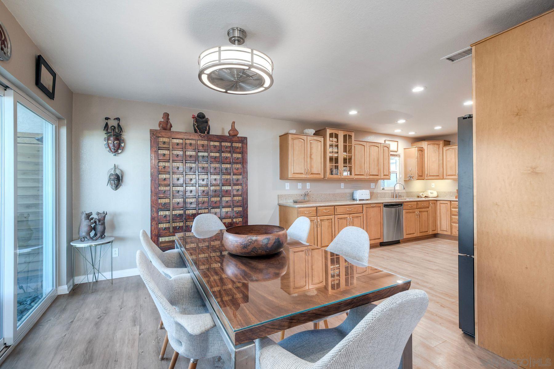 Detail Gallery Image 8 of 69 For 825  Bel Esprit Circle, San Marcos,  CA 92069 - 5 Beds | 3 Baths