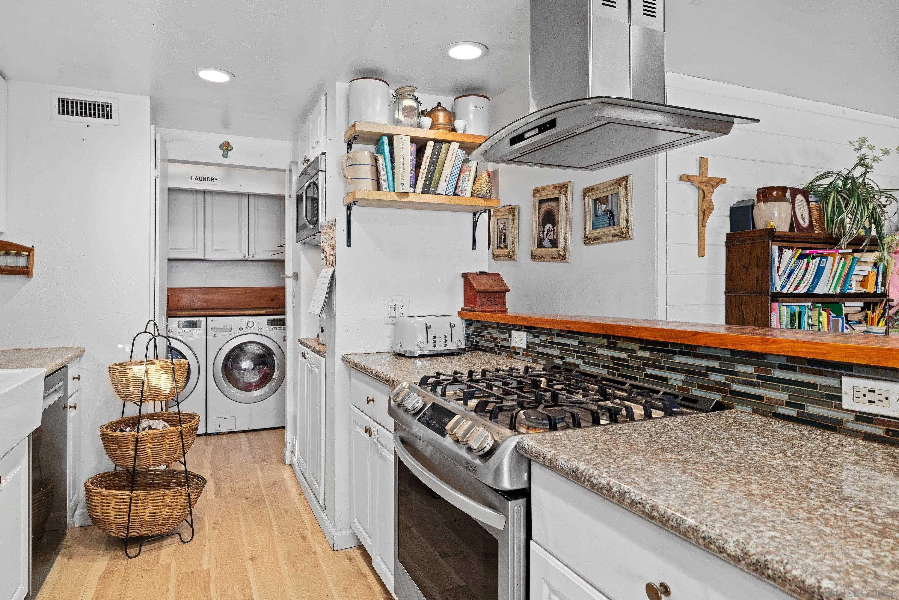 Detail Gallery Image 12 of 30 For 9750  Ivanho St, Spring Valley,  CA 91977 - 4 Beds | 2 Baths