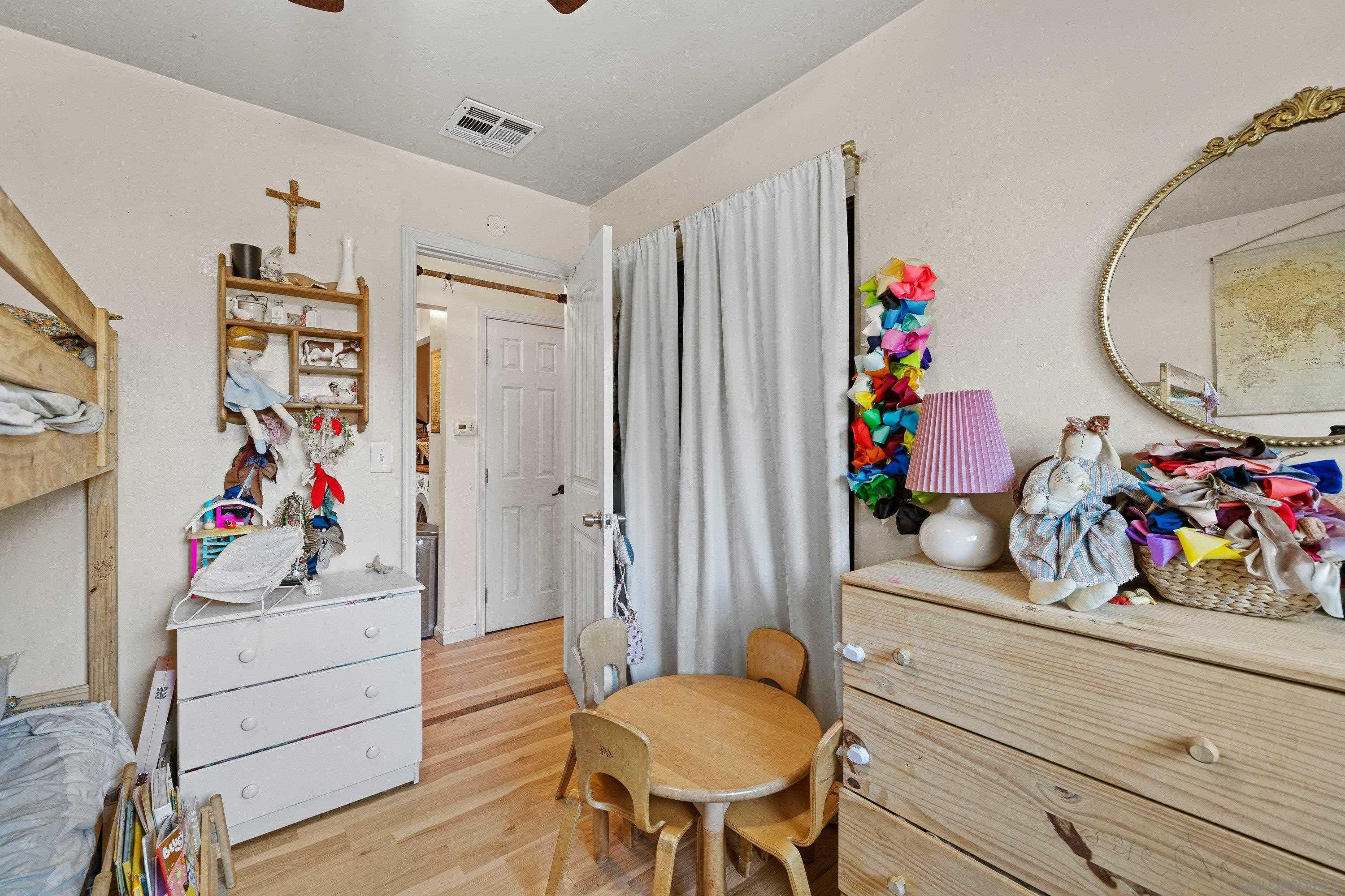 Detail Gallery Image 16 of 30 For 9750  Ivanho St, Spring Valley,  CA 91977 - 4 Beds | 2 Baths