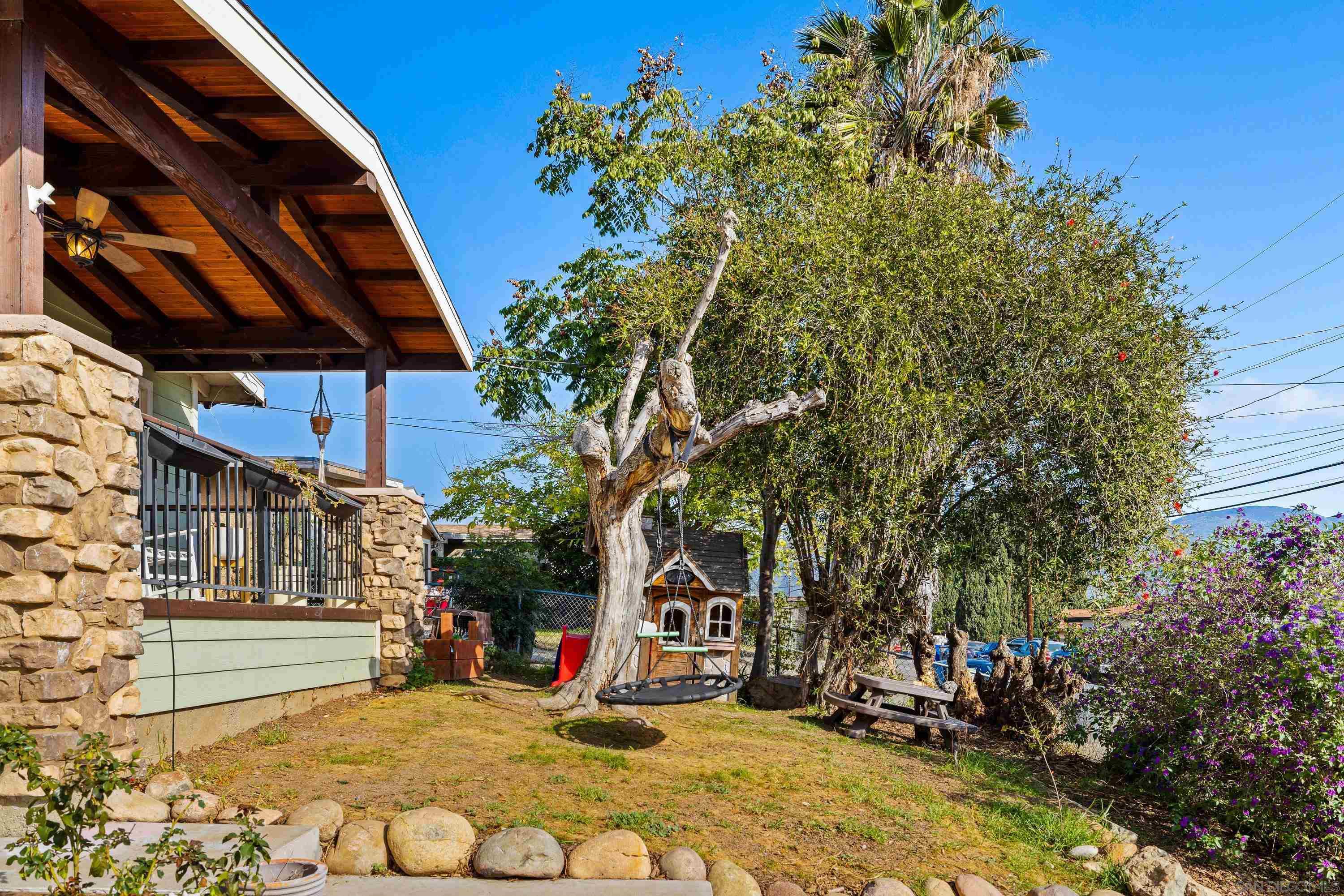 Detail Gallery Image 4 of 30 For 9750  Ivanho St, Spring Valley,  CA 91977 - 4 Beds | 2 Baths