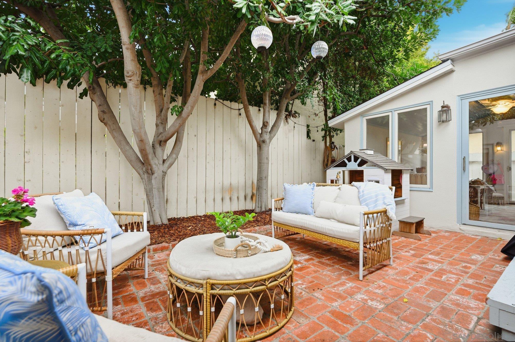 Detail Gallery Image 17 of 24 For 1210  3rd Street, Coronado,  CA 92118 - 3 Beds | 2 Baths