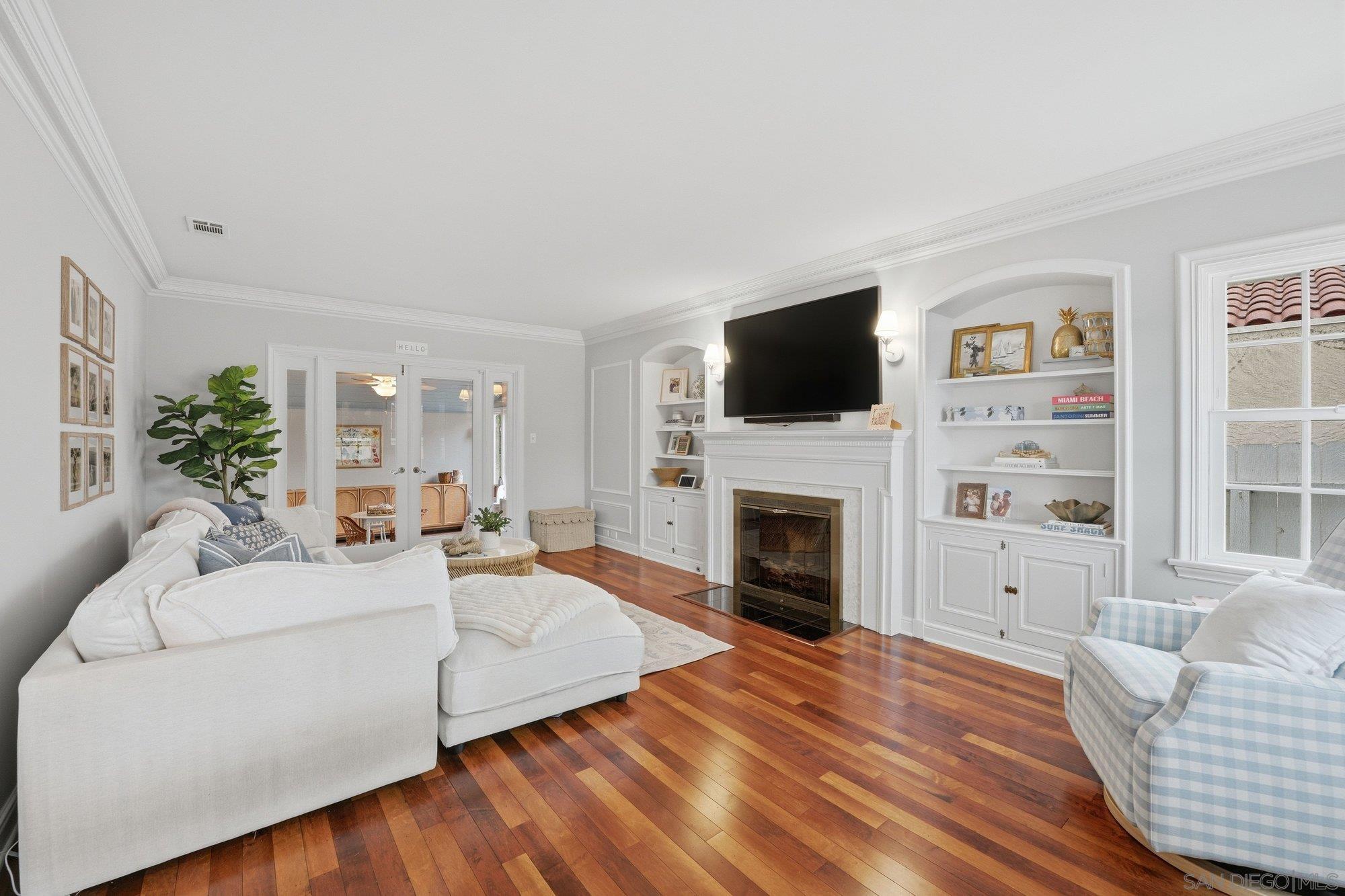 Detail Gallery Image 4 of 24 For 1210  3rd Street, Coronado,  CA 92118 - 3 Beds | 2 Baths