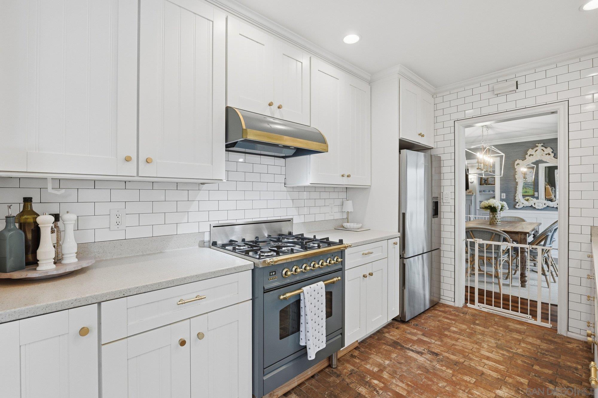 Detail Gallery Image 7 of 24 For 1210  3rd Street, Coronado,  CA 92118 - 3 Beds | 2 Baths