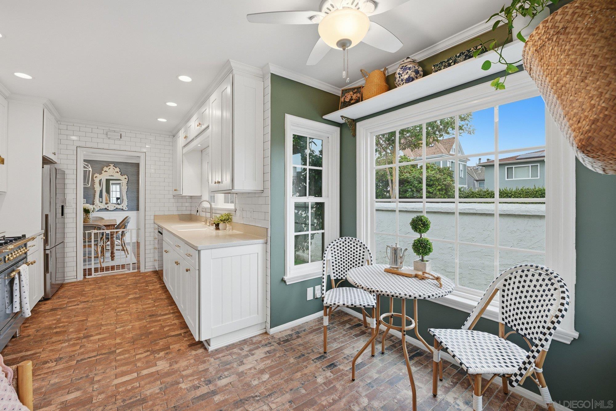 Detail Gallery Image 9 of 24 For 1210  3rd Street, Coronado,  CA 92118 - 3 Beds | 2 Baths