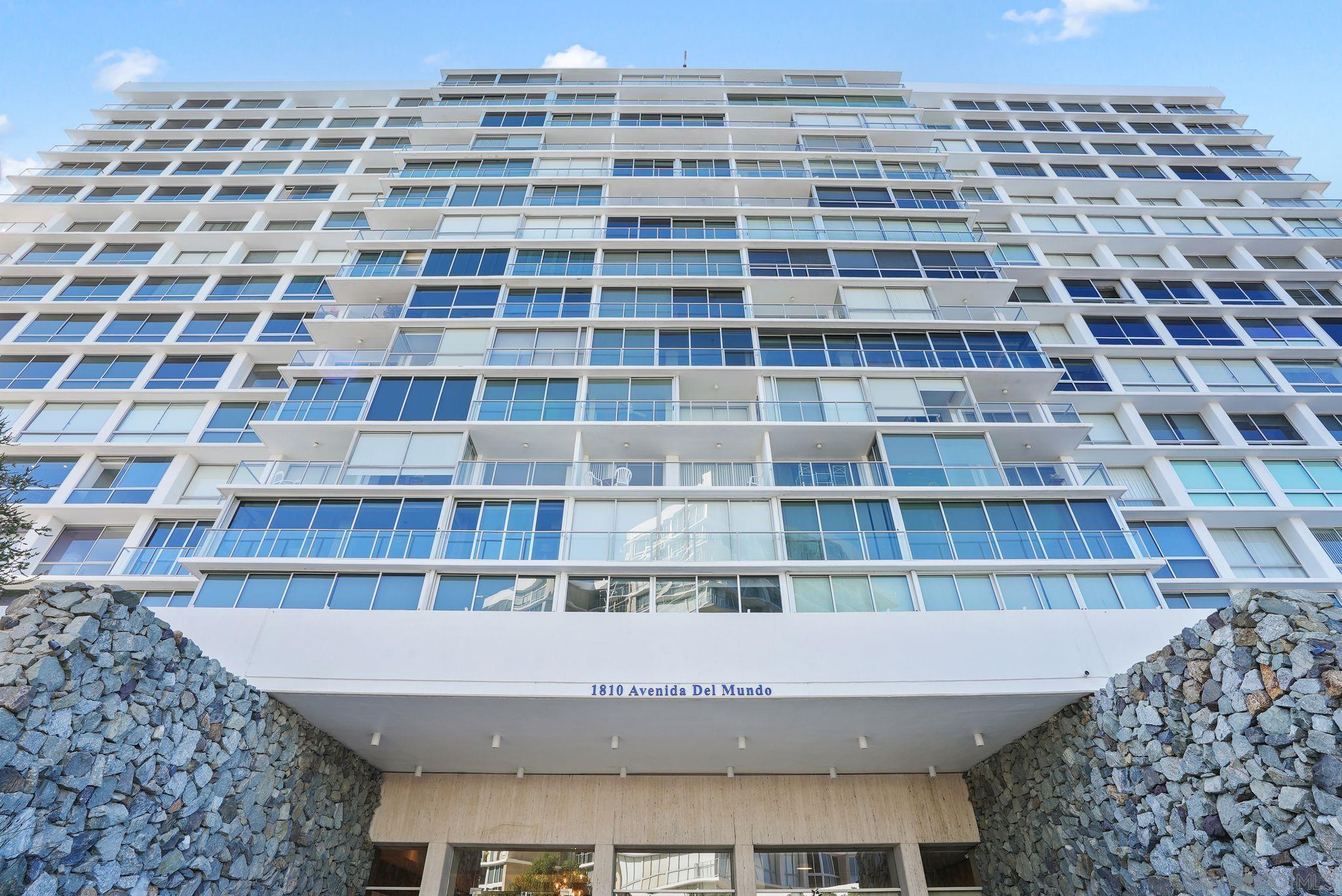 Detail Gallery Image 2 of 46 For 1810  Avenida Del Mundo  #703,  Coronado,  CA 92118 - 2 Beds | 3 Baths