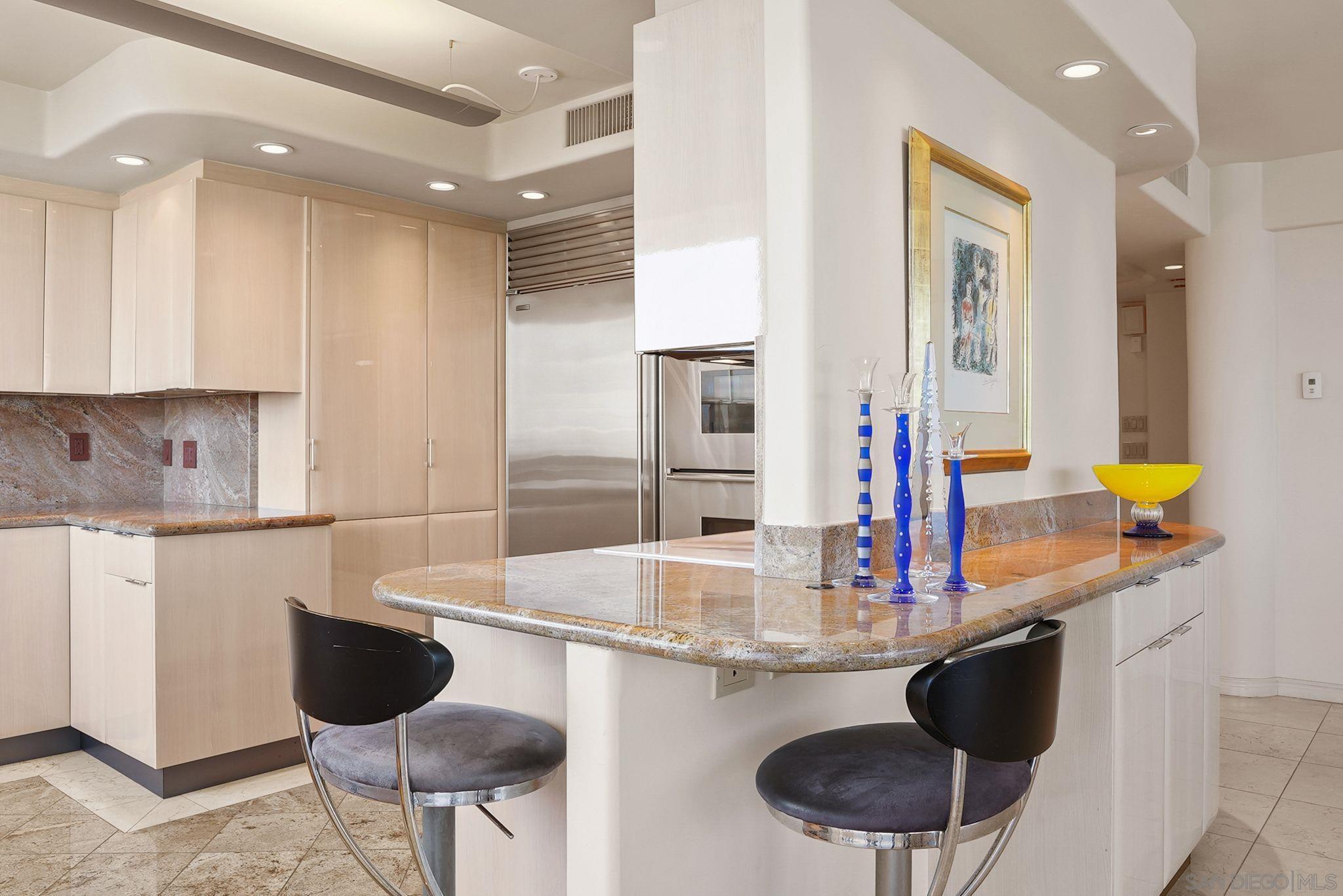 Detail Gallery Image 15 of 46 For 1810  Avenida Del Mundo  #703,  Coronado,  CA 92118 - 2 Beds | 3 Baths