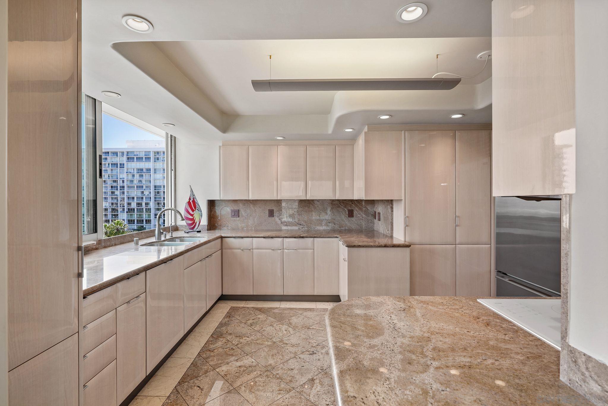 Detail Gallery Image 16 of 46 For 1810  Avenida Del Mundo  #703,  Coronado,  CA 92118 - 2 Beds | 3 Baths