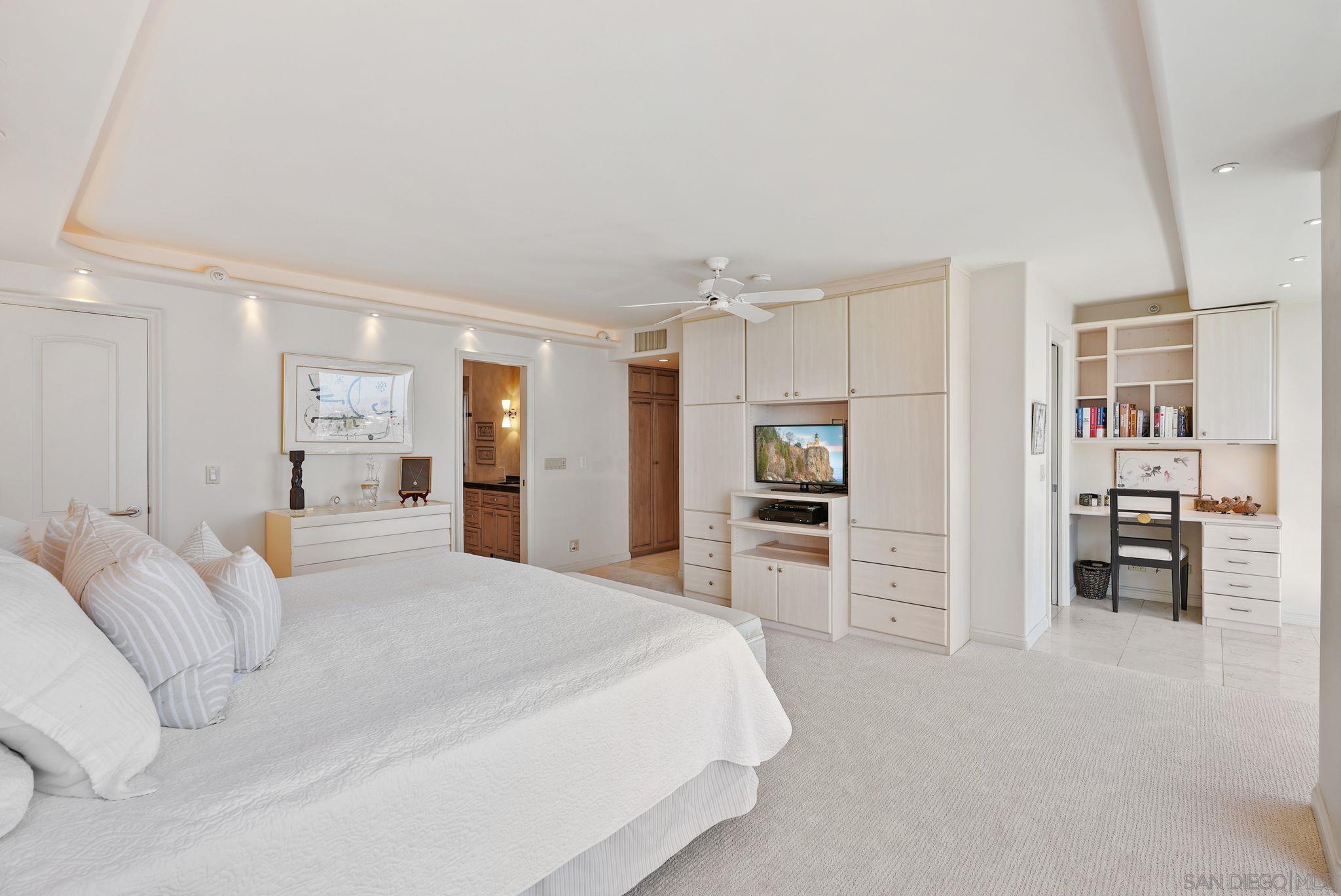 Detail Gallery Image 35 of 46 For 1810  Avenida Del Mundo  #703,  Coronado,  CA 92118 - 2 Beds | 3 Baths