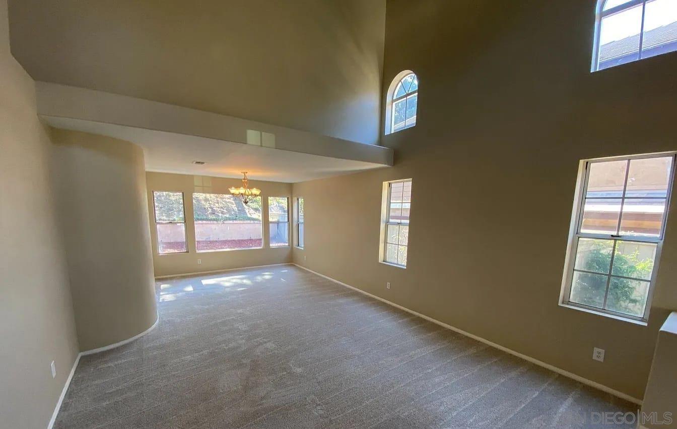 Detail Gallery Image 12 of 16 For 2340  Eastridge Loop, Chula Vista,  CA 91915 - 4 Beds | 2/1 Baths