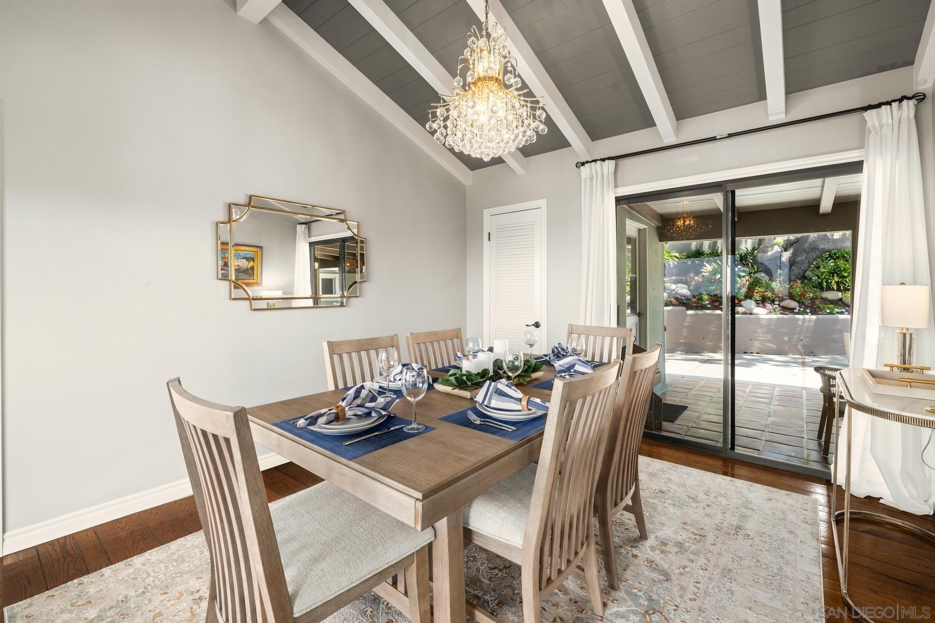 Detail Gallery Image 12 of 75 For 7201  Country Club Drive, La Jolla,  CA 92037 - 4 Beds | 3 Baths