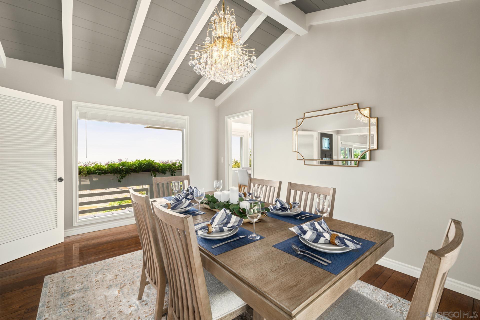 Detail Gallery Image 14 of 75 For 7201  Country Club Drive, La Jolla,  CA 92037 - 4 Beds | 3 Baths