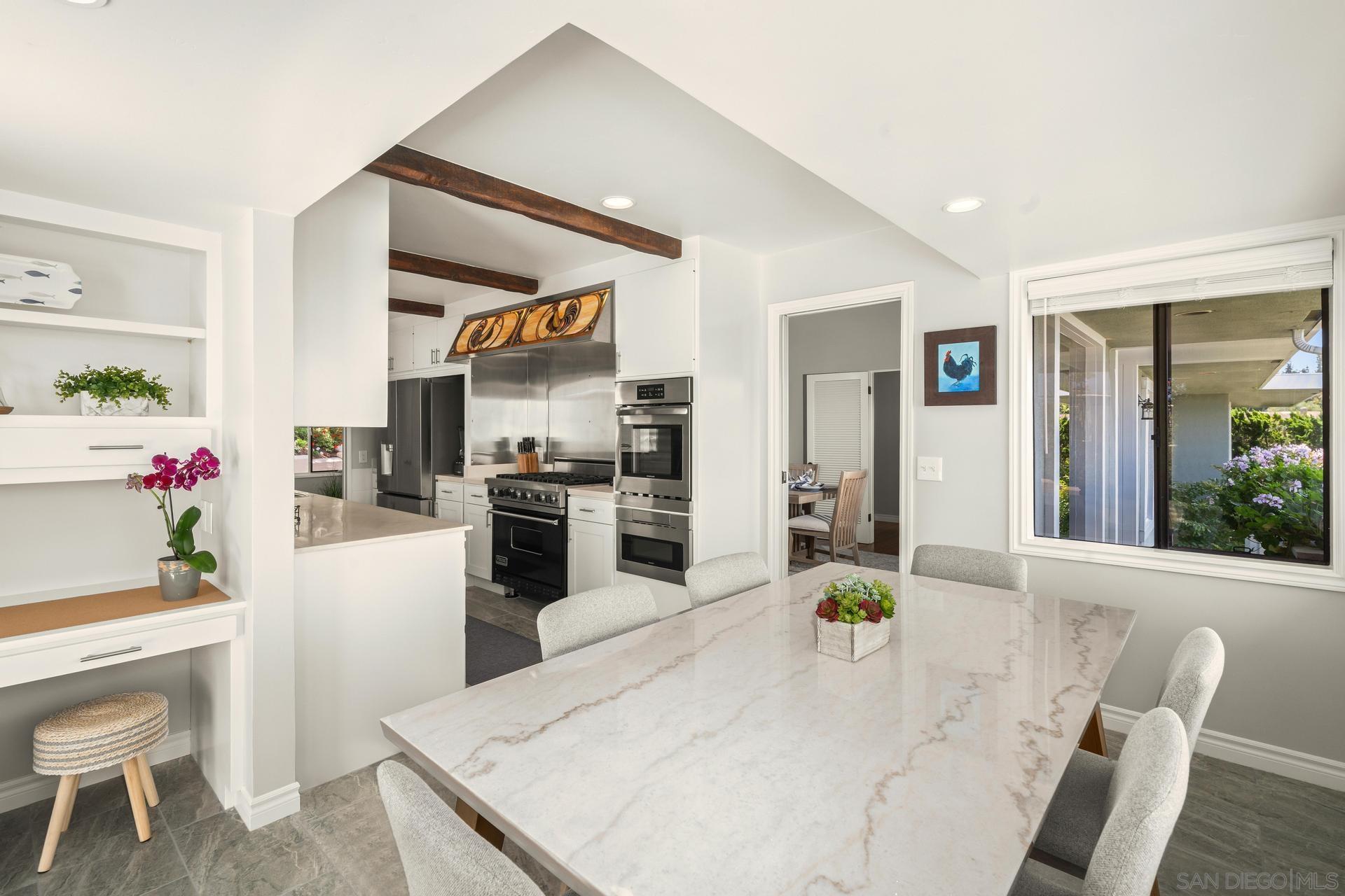 Detail Gallery Image 15 of 75 For 7201  Country Club Drive, La Jolla,  CA 92037 - 4 Beds | 3 Baths