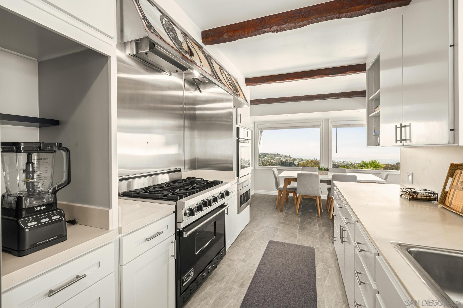 Detail Gallery Image 20 of 75 For 7201  Country Club Drive, La Jolla,  CA 92037 - 4 Beds | 3 Baths