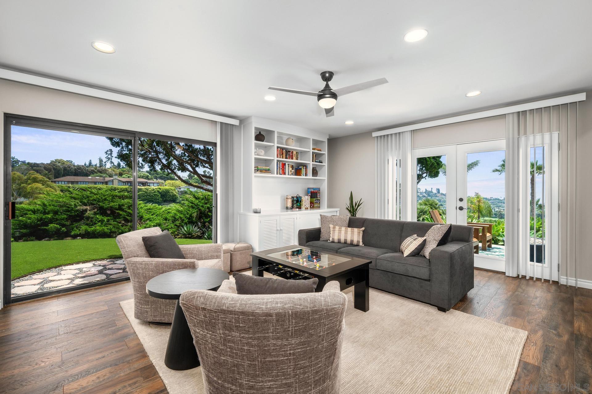 Detail Gallery Image 4 of 75 For 7201  Country Club Drive, La Jolla,  CA 92037 - 4 Beds | 3 Baths