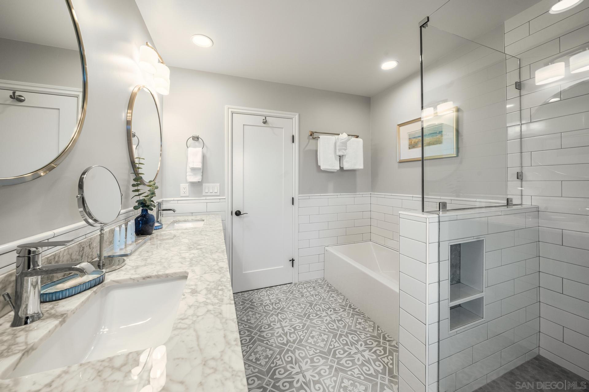 Detail Gallery Image 33 of 75 For 7201  Country Club Drive, La Jolla,  CA 92037 - 4 Beds | 3 Baths