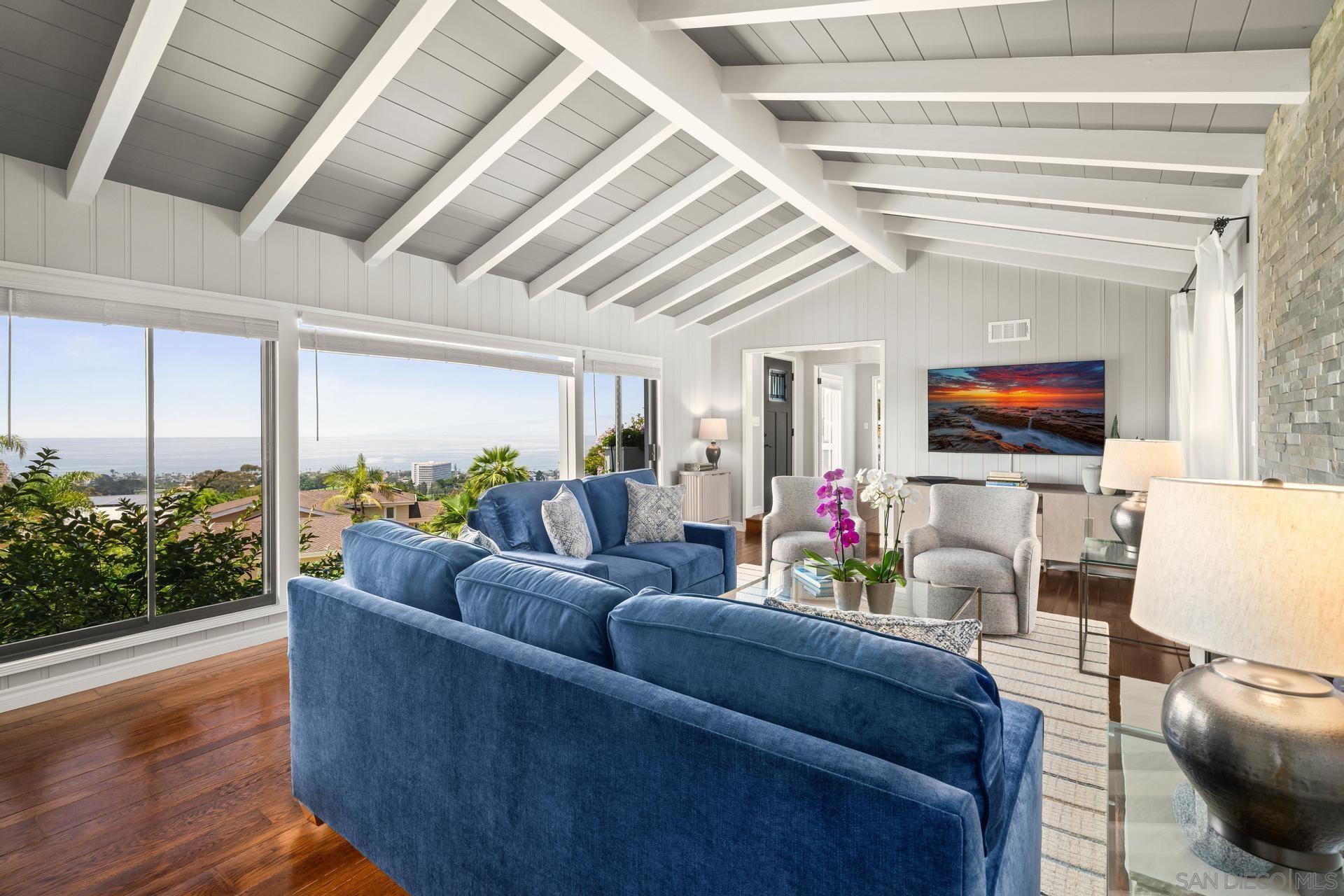 Detail Gallery Image 8 of 75 For 7201  Country Club Drive, La Jolla,  CA 92037 - 4 Beds | 3 Baths