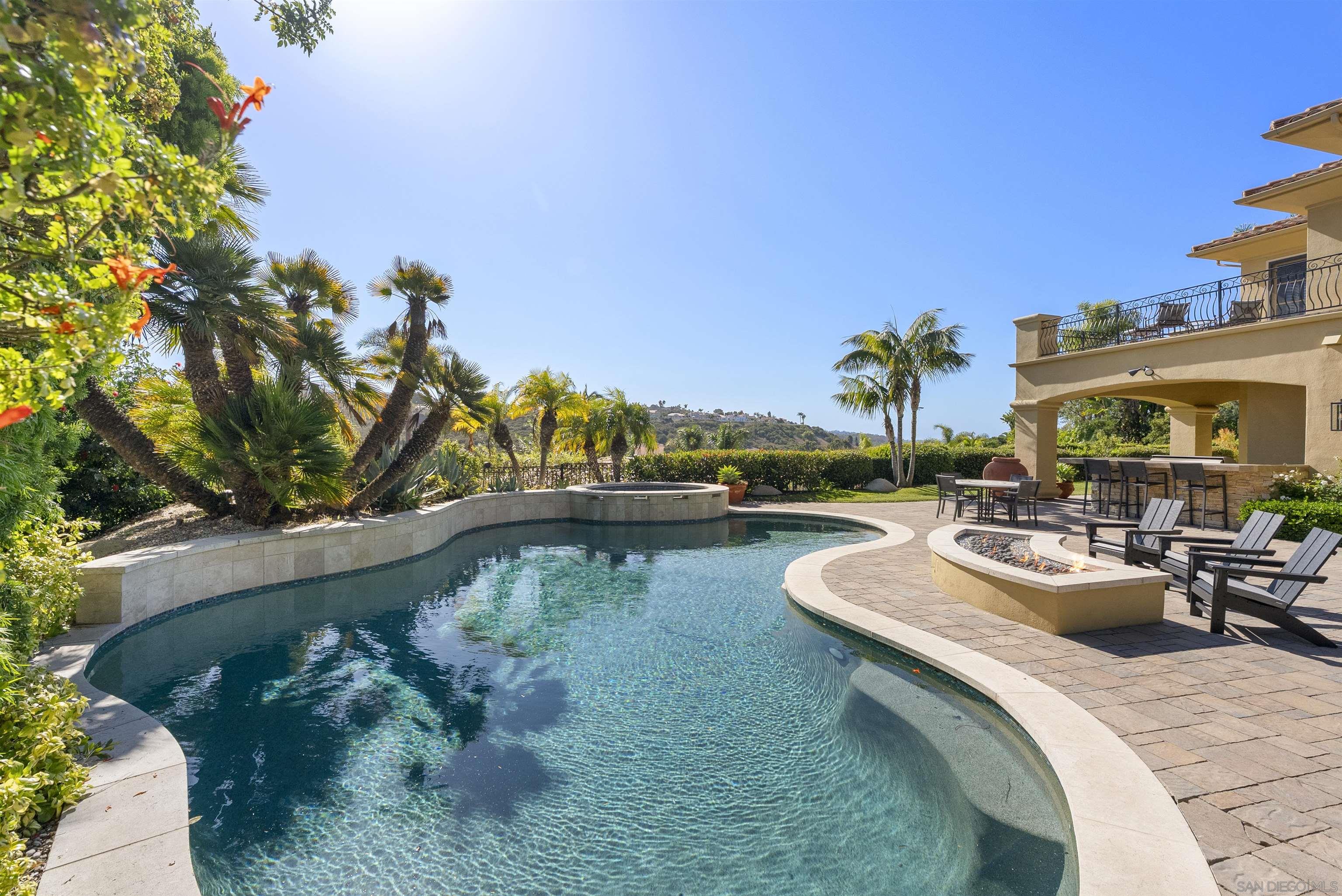 Detail Gallery Image 12 of 28 For 14480  Bellvista Dr, Rancho Santa Fe,  CA 92067 - 5 Beds | 5/1 Baths