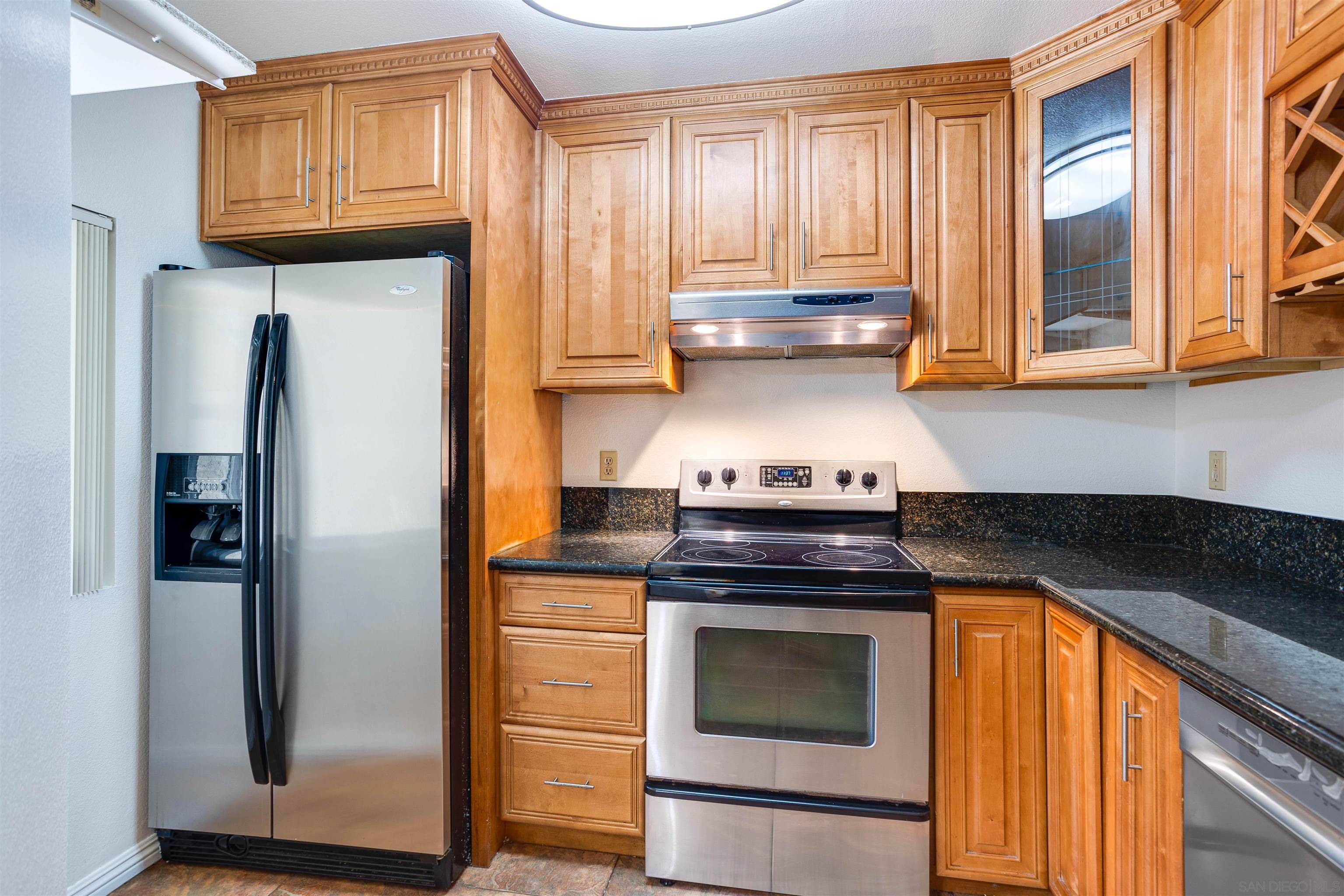 Detail Gallery Image 2 of 45 For 7565  Charmant Dr  507, San Diego,  CA 92122 - 2 Beds | 2 Baths