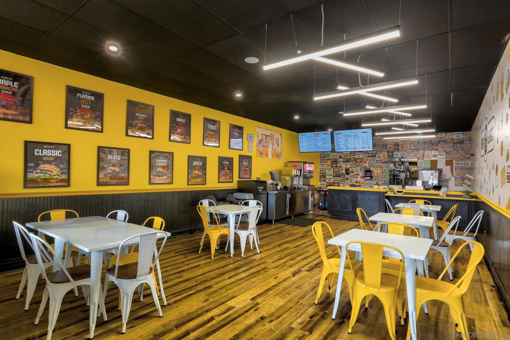 Detail Gallery Image 3 of 7 For 2335  E. Valley Pkwy, Unit E, Escondido,  CA 92027 - – Beds | – Baths