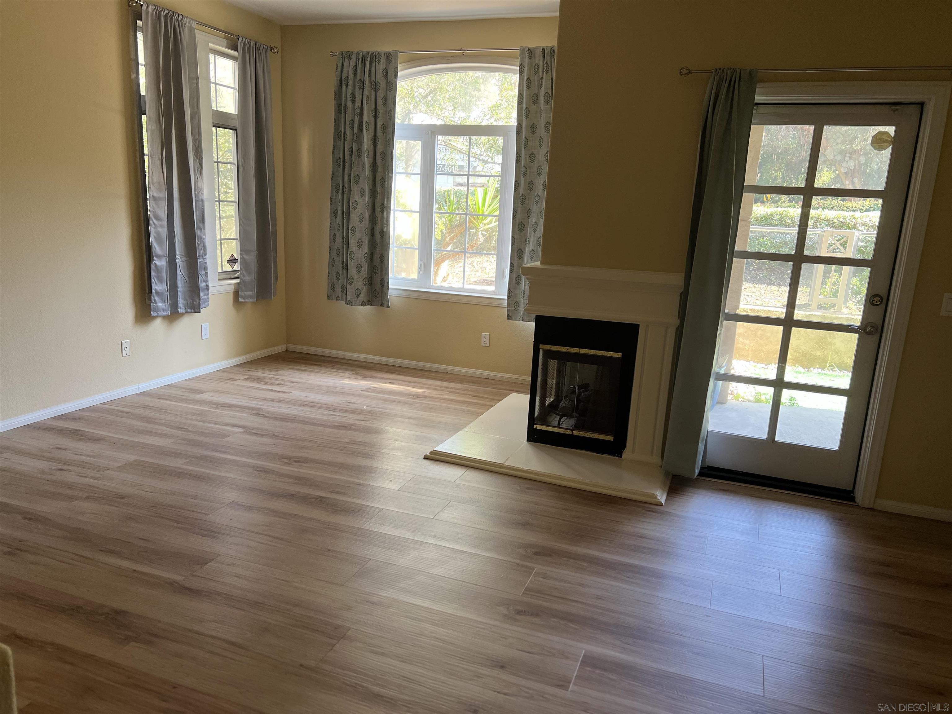 Detail Gallery Image 2 of 17 For 2834  Torrey Punes Rd, La Jolla,  CA 92037 - 3 Beds | 3 Baths