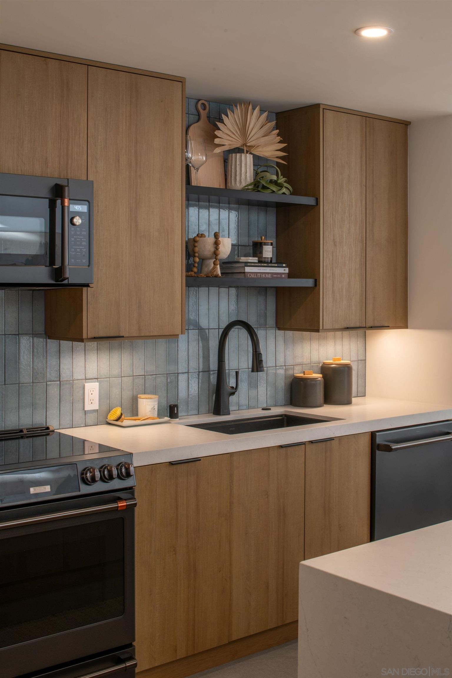 Detail Gallery Image 12 of 56 For 3940  Gresham St  #251,  San Diego,  CA 92109 - 2 Beds | 2 Baths