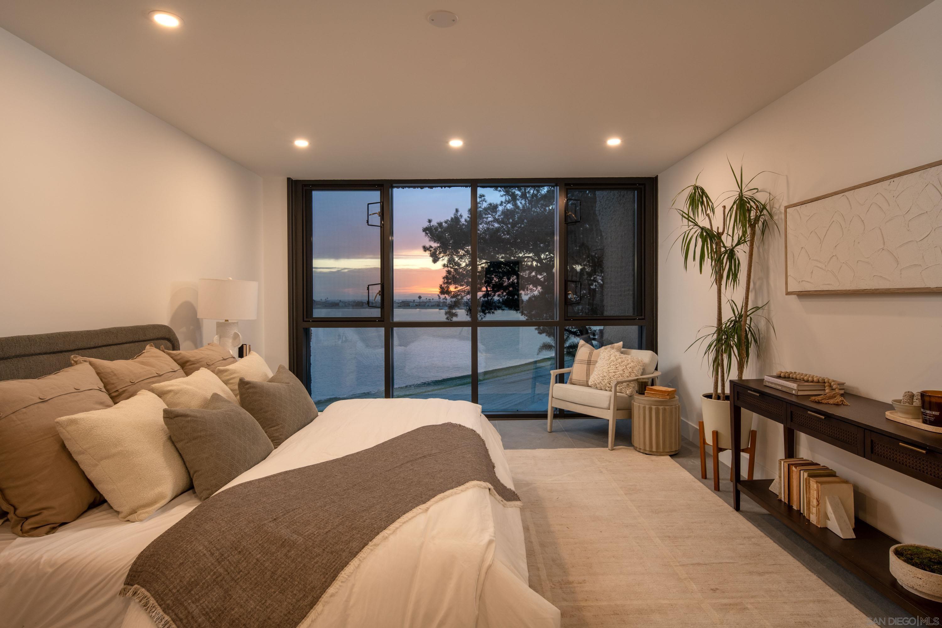 Detail Gallery Image 15 of 56 For 3940  Gresham St  #251,  San Diego,  CA 92109 - 2 Beds | 2 Baths