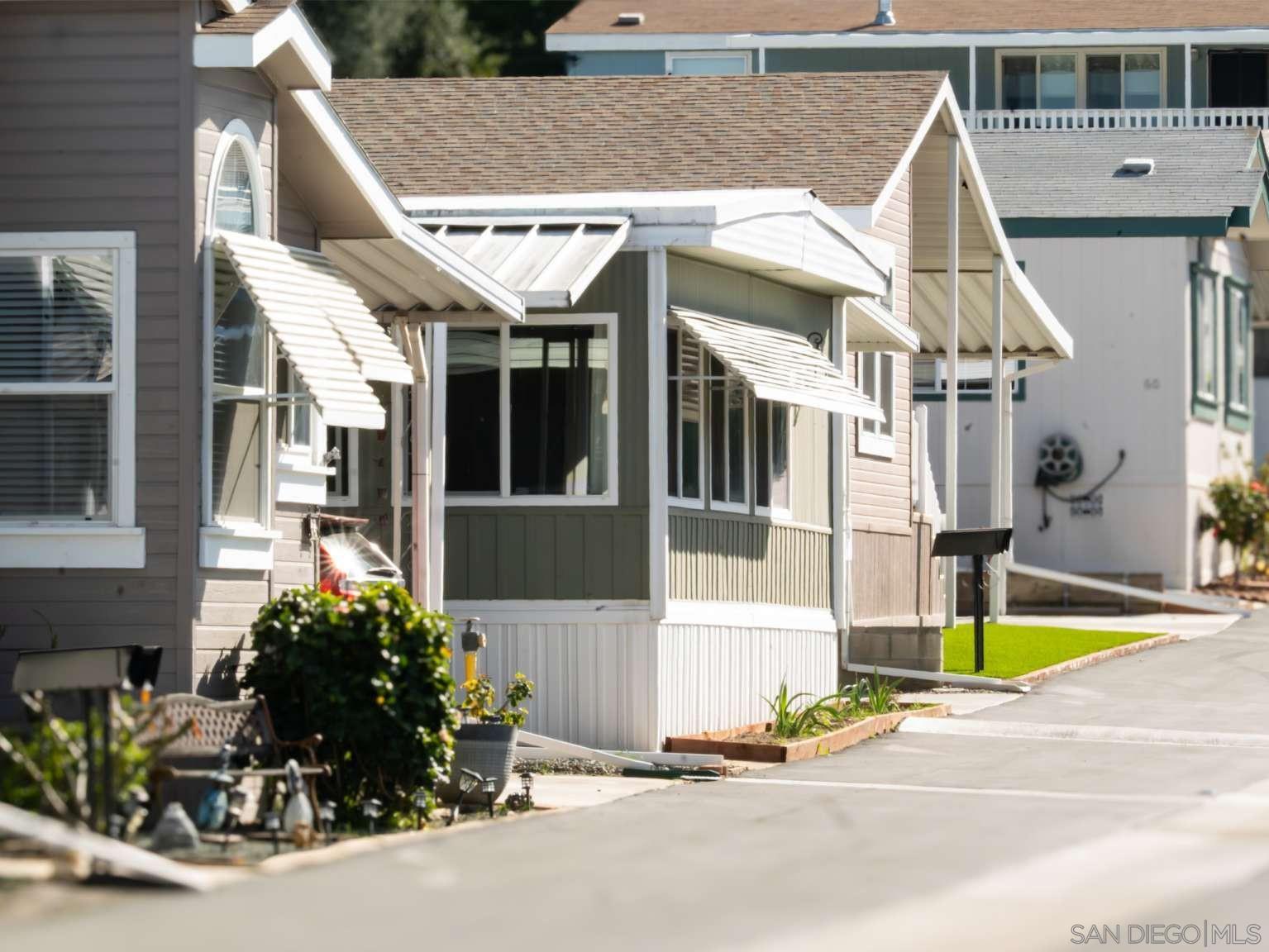 Detail Gallery Image 2 of 33 For 1351  Pepper Dr  Spc 62,  El Cajon,  CA 92021 - 2 Beds | 2 Baths