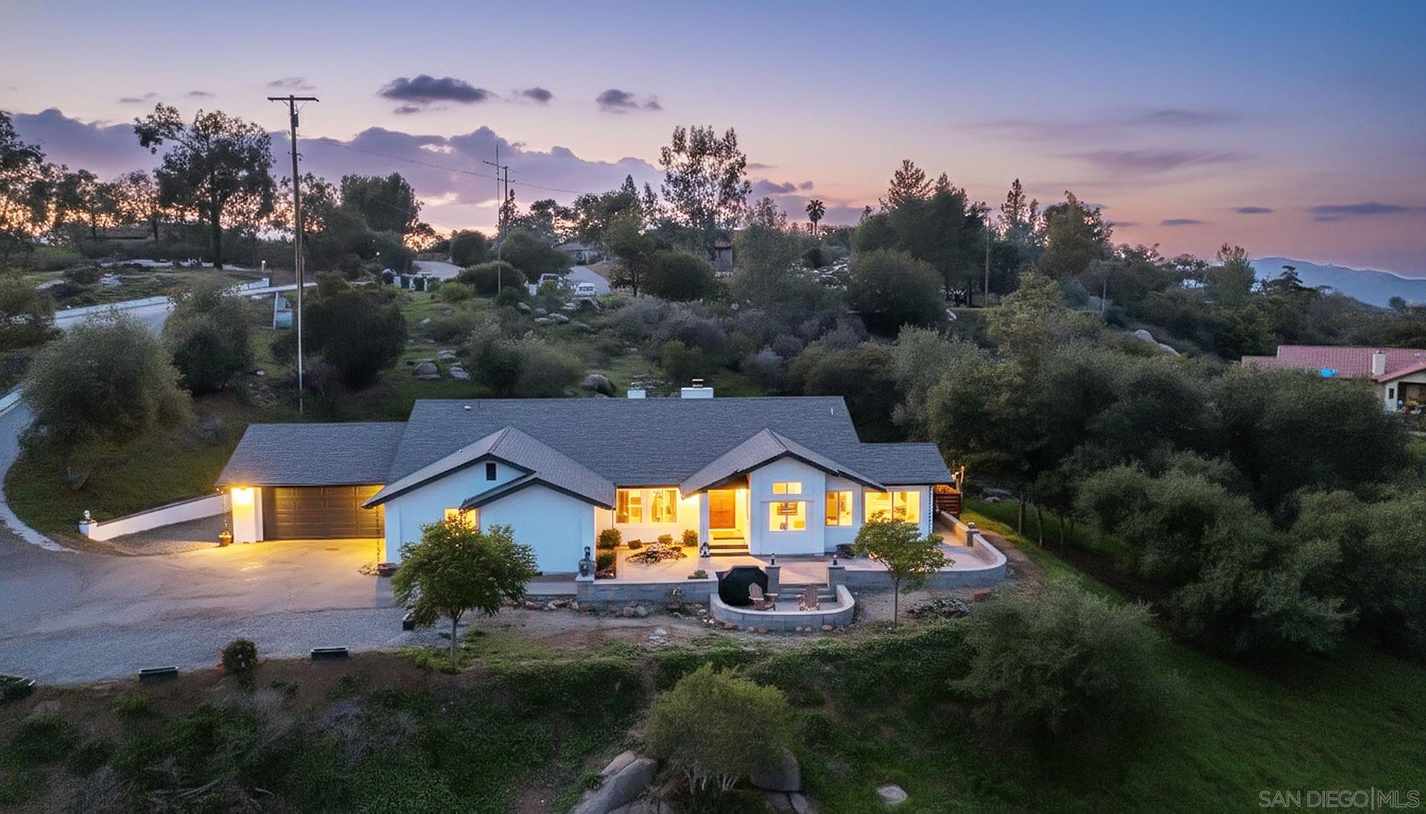 Detail Gallery Image 4 of 49 For 1392  Nancy Lee Ln, Alpine,  CA 91901 - 4 Beds | 2 Baths