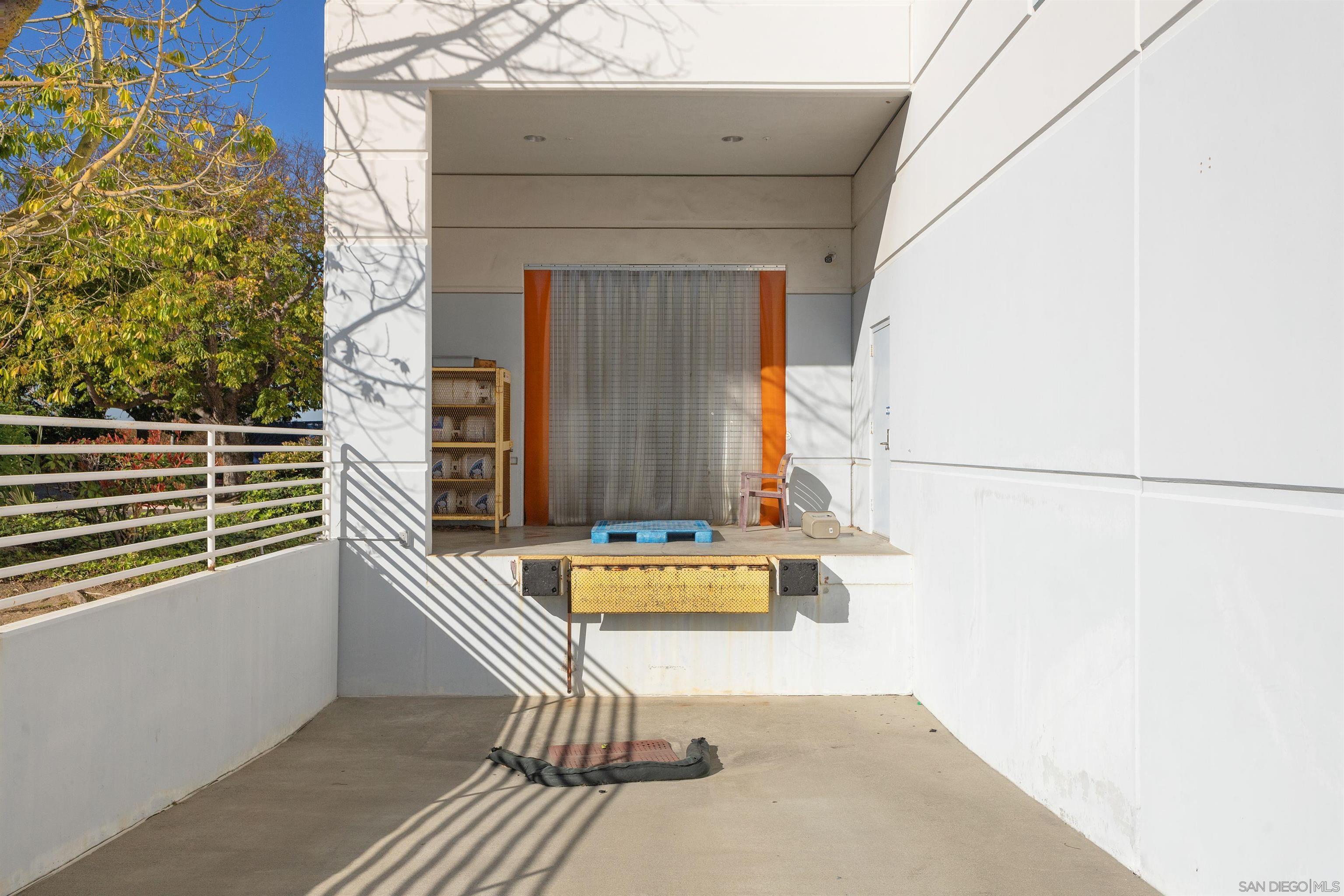 Detail Gallery Image 5 of 7 For 5931  Darwin Court, Carlsbad,  CA 92008 - – Beds | – Baths