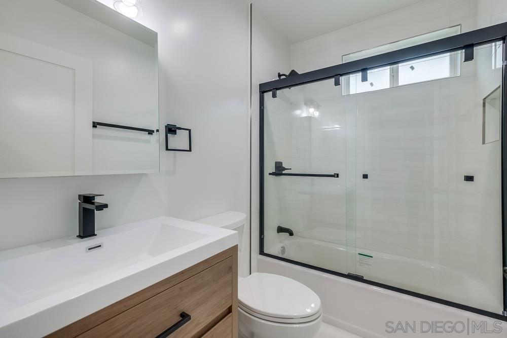 Detail Gallery Image 15 of 26 For 2476/2478  Coolidge Ave, Los Angeles,  CA 90064 - – Beds | – Baths