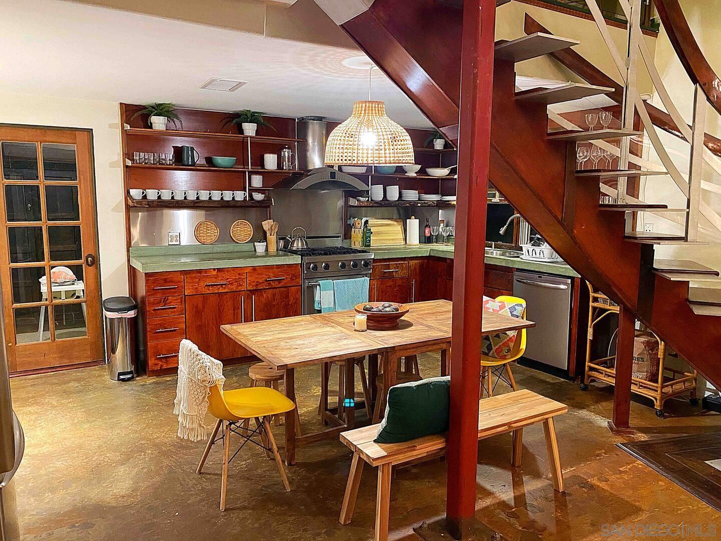 Detail Gallery Image 5 of 22 For 513  3rd St, Encinitas,  CA 92024 - 3 Beds | 3 Baths