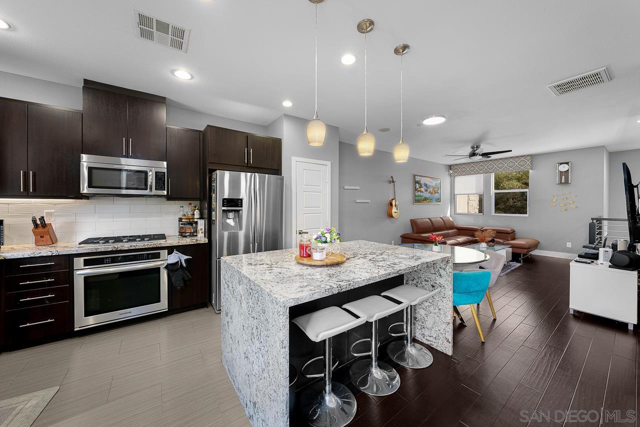 Detail Gallery Image 11 of 59 For 7810  Inception Way, San Diego,  CA 92108 - 3 Beds | 3/1 Baths