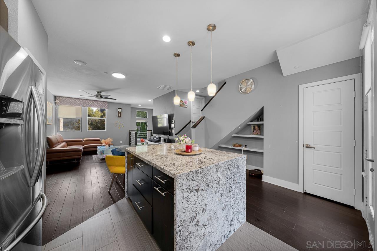 Detail Gallery Image 14 of 59 For 7810  Inception Way, San Diego,  CA 92108 - 3 Beds | 3/1 Baths