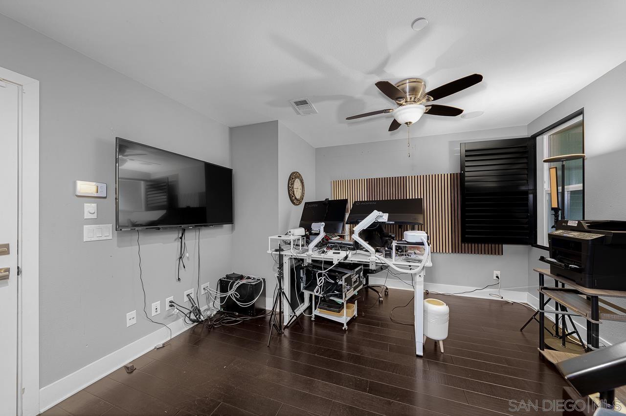 Detail Gallery Image 17 of 59 For 7810  Inception Way, San Diego,  CA 92108 - 3 Beds | 3/1 Baths