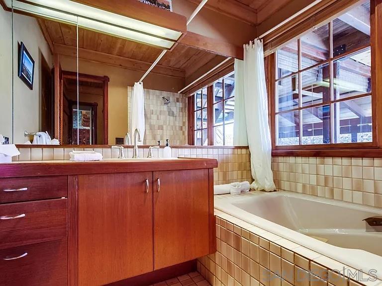 Detail Gallery Image 33 of 45 For 940  Highland Avenue, Del Mar,  CA 92014 - 4 Beds | 3 Baths