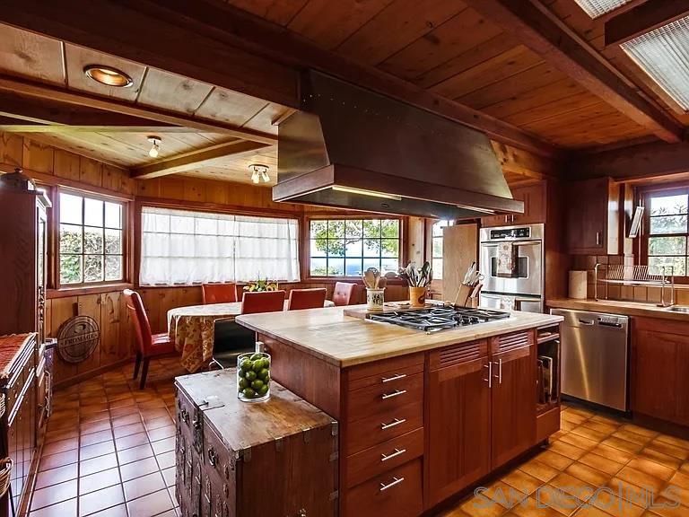 Detail Gallery Image 9 of 45 For 940  Highland Avenue, Del Mar,  CA 92014 - 4 Beds | 3 Baths