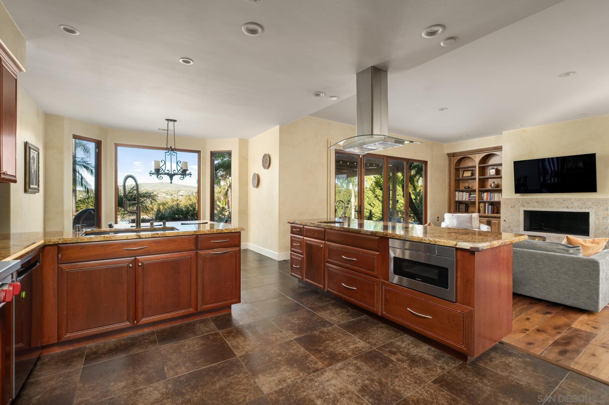 Detail Gallery Image 12 of 50 For 3028  Paseo Cielo, Rancho Santa Fe,  CA 92067 - 6 Beds | 5/1 Baths
