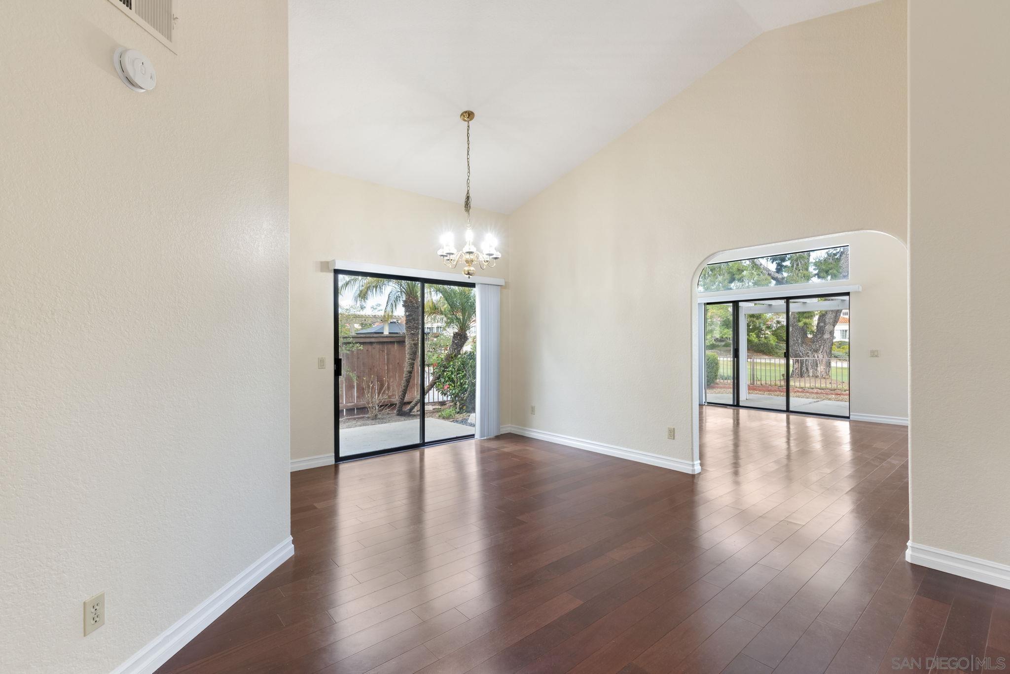 Detail Gallery Image 16 of 41 For 15174  Avenida Rorras, San Diego,  CA 92128 - 3 Beds | 2 Baths