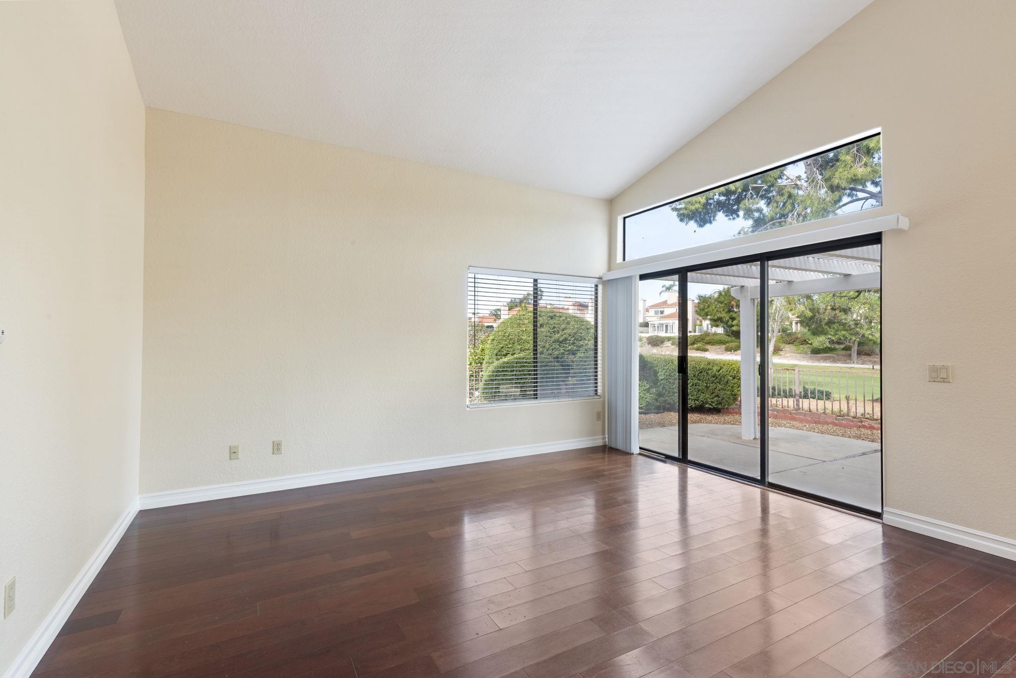 Detail Gallery Image 18 of 41 For 15174  Avenida Rorras, San Diego,  CA 92128 - 3 Beds | 2 Baths