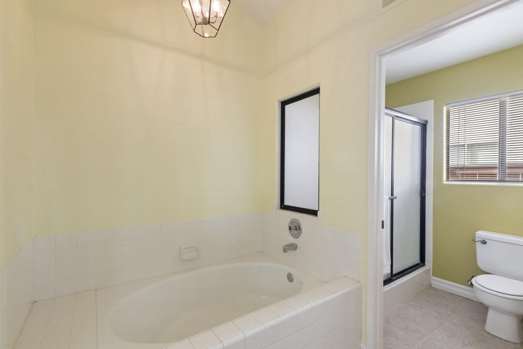 Detail Gallery Image 26 of 41 For 15174  Avenida Rorras, San Diego,  CA 92128 - 3 Beds | 2 Baths