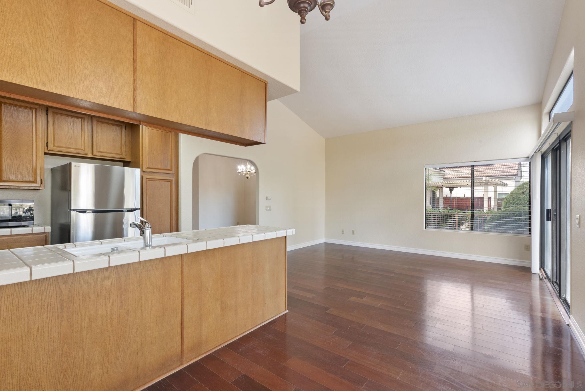 Detail Gallery Image 5 of 41 For 15174  Avenida Rorras, San Diego,  CA 92128 - 3 Beds | 2 Baths